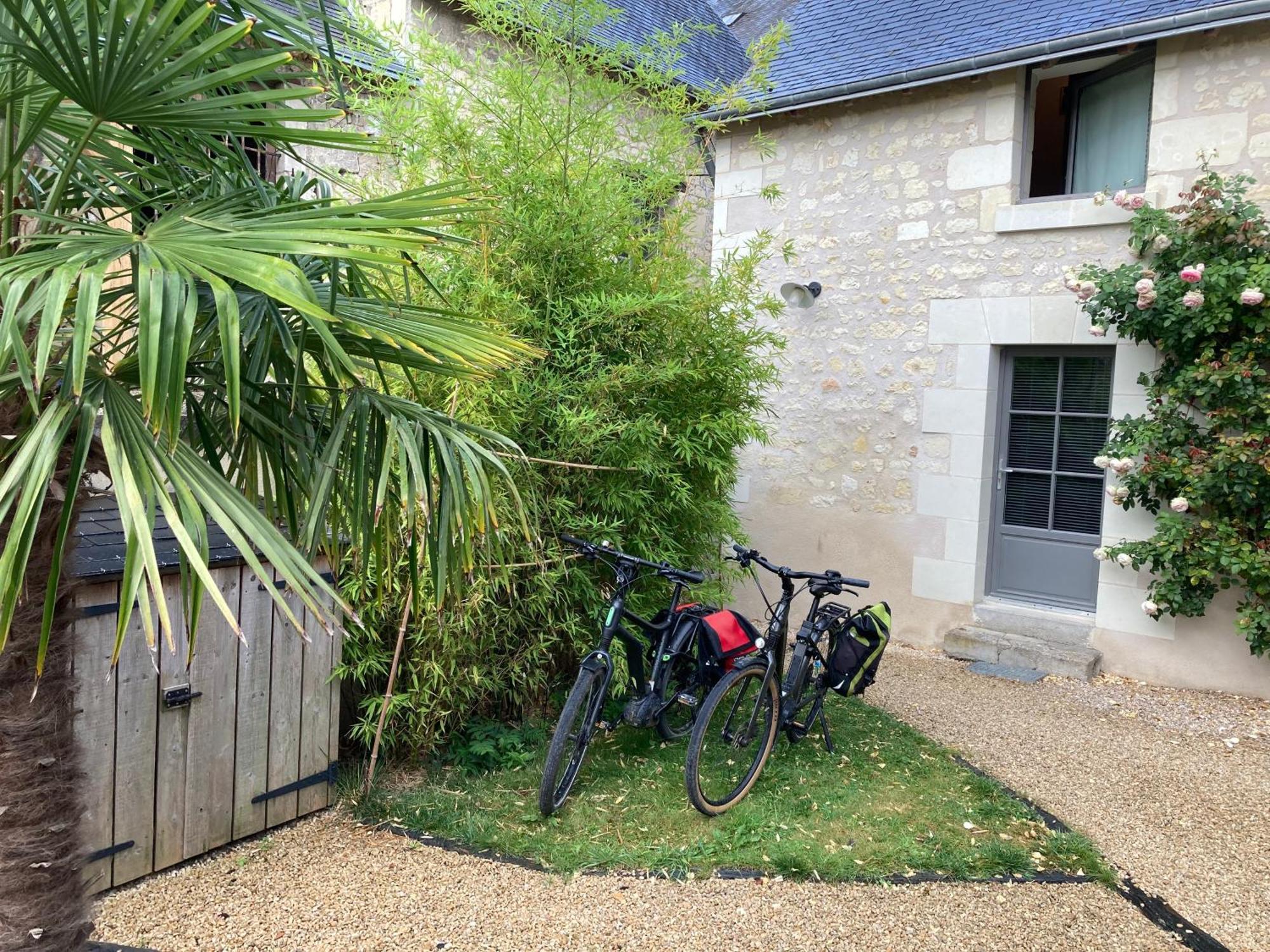 Chambres D'Hotes Rue Du Poids Bourgueil Luaran gambar